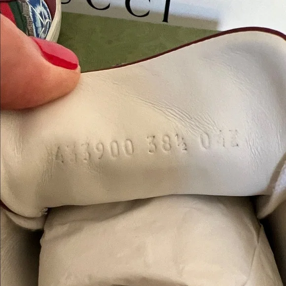 Gucci Women's Floral Sneakers - Red, Green, and Pink - Picture 5 of 9